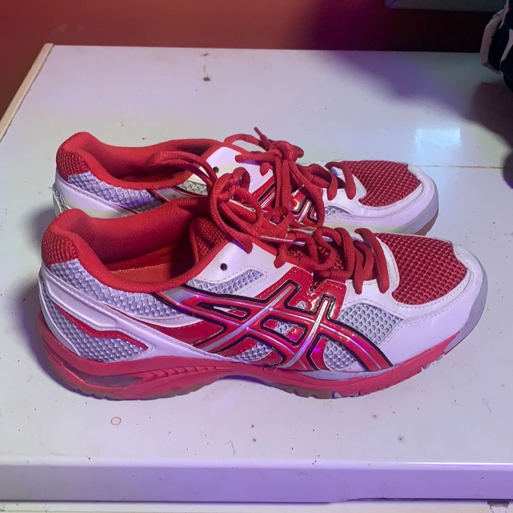 Women’s 8.5 red and white Asics tennis shoes